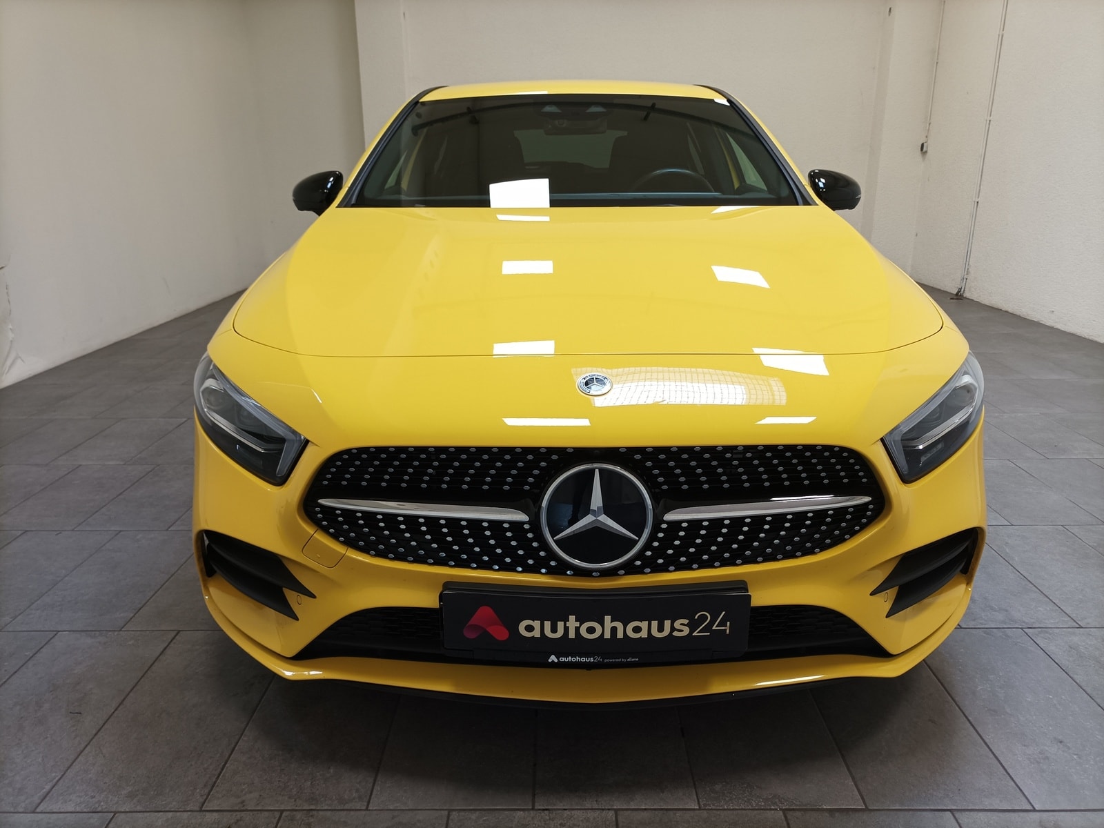 Mercedes Benz A-Klasse Limousine A 250 e AMG Line (EURO 6d) #2