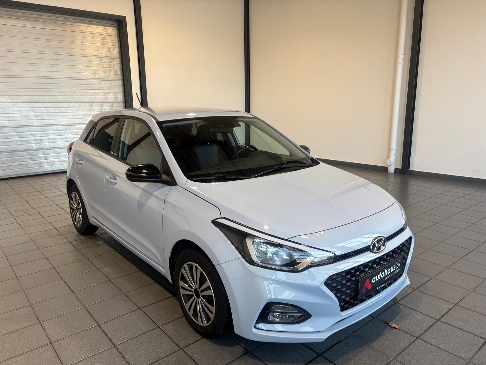 Hyundai i20 Schräghecklimousine HYUNDAI i20 1.0 T-GDI blue Classic Schräghecklimousine #1