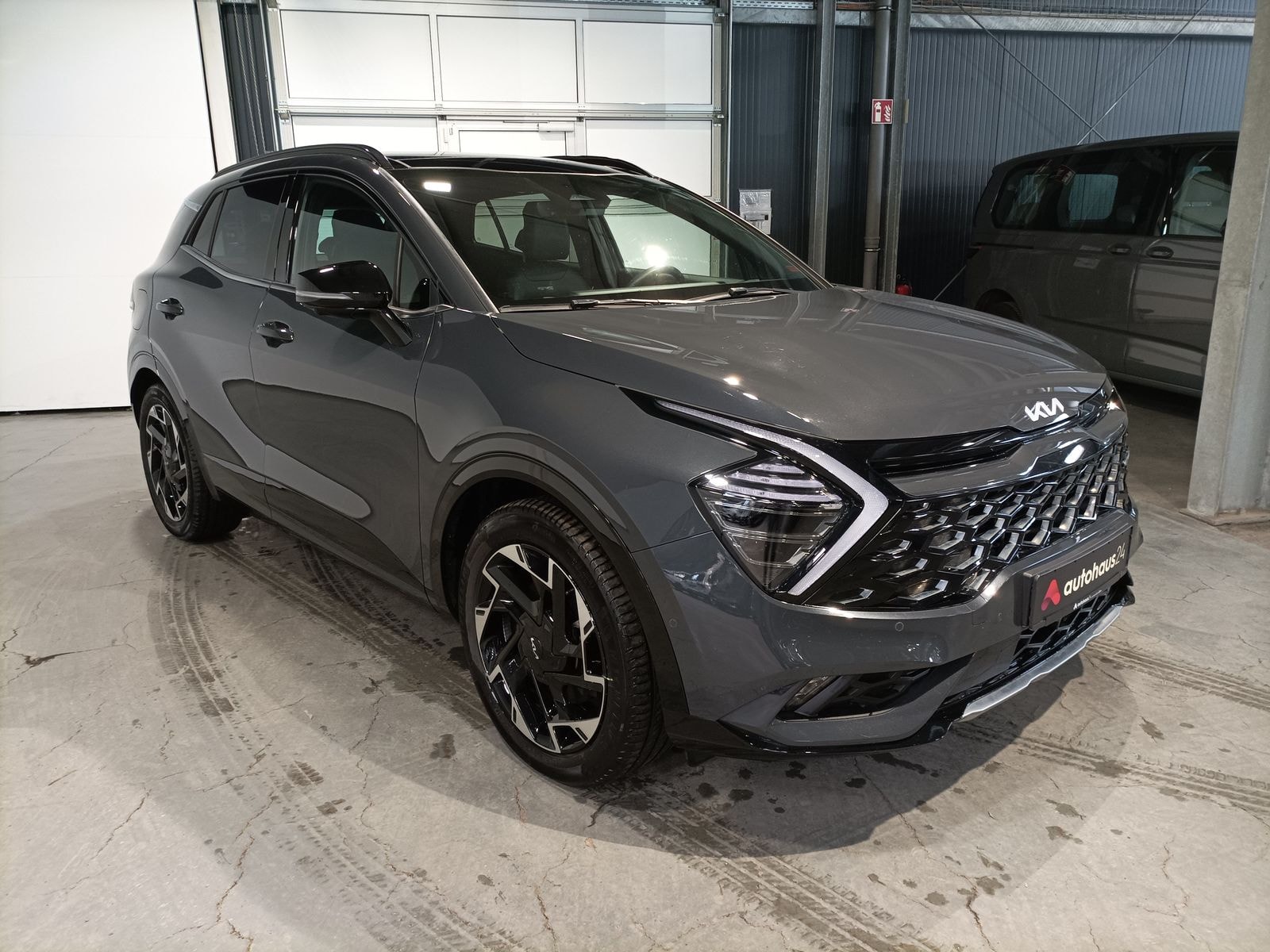 Kia Sportage SUV / Crossover / Geländewagen KIA Sportage 1.6 T-GDI Plug-in Hybrid Auto 4WD Sports Utility Vehicle #1