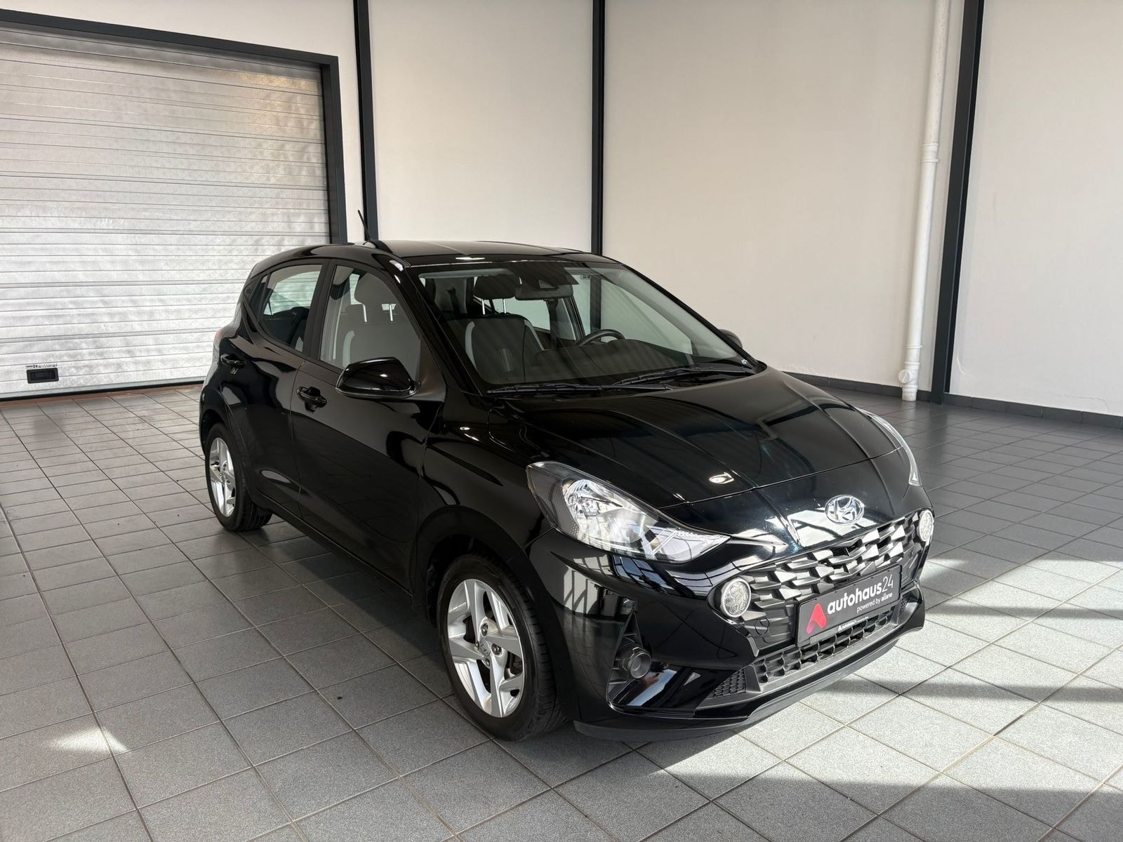 Hyundai i10 Schräghecklimousine HYUNDAI i10 1.0 Trend Schräghecklimousine #1