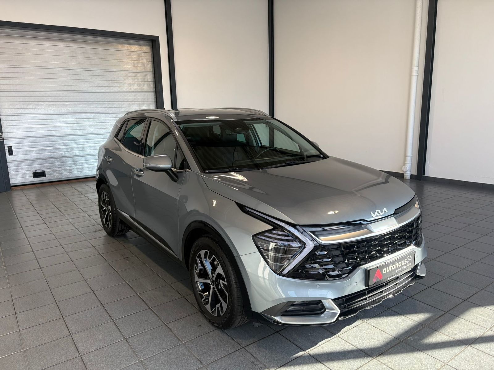 Kia Sportage SUV / Crossover / Geländewagen KIA Sportage 1.6 T-GDI 2WD Spirit Sports Utility Vehicle #1