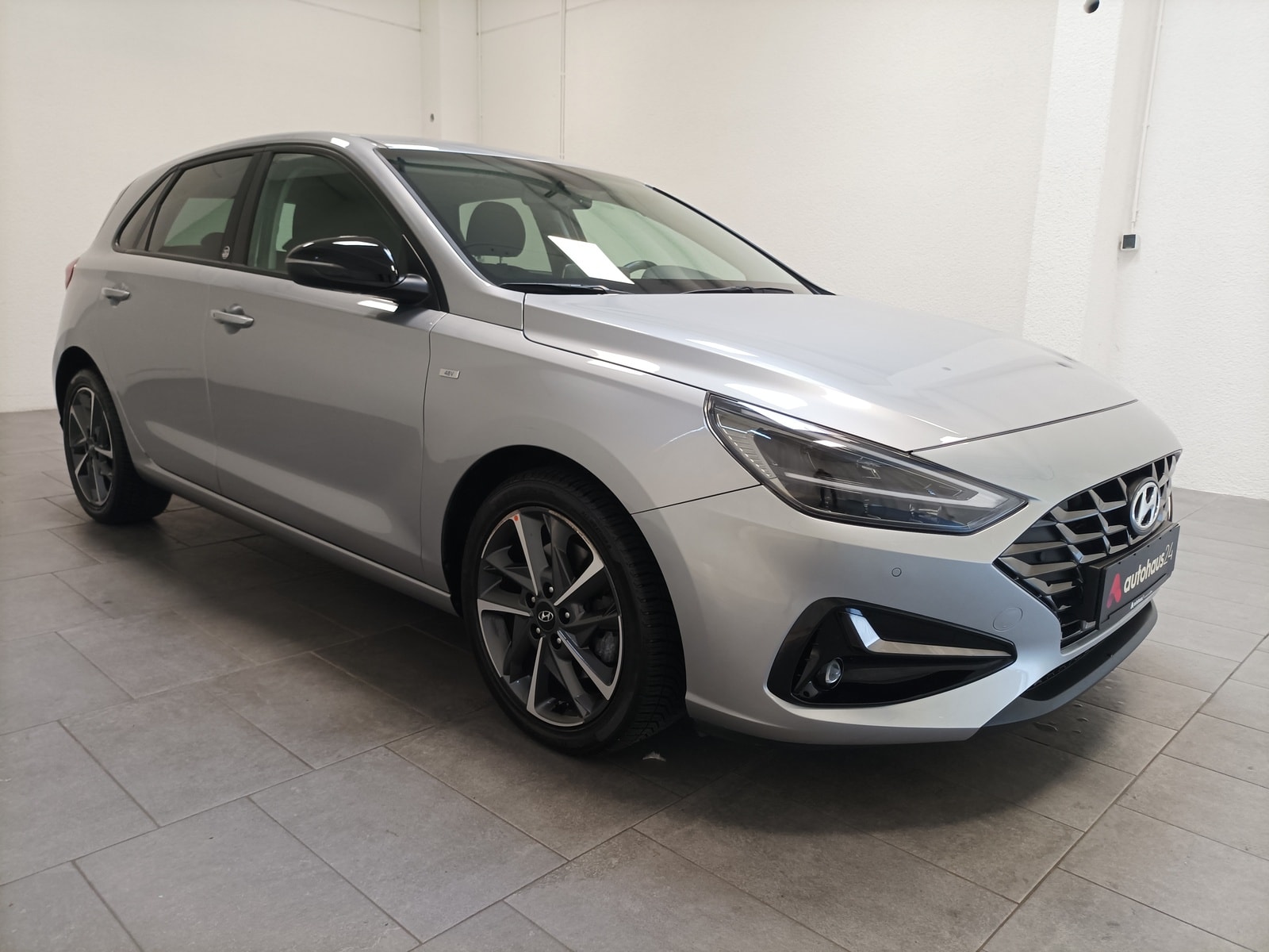 Hyundai i30 Limousine HYUNDAI i30 1.5 T-GDI Hybrid EDITION 30+ Schräghecklimousine #1