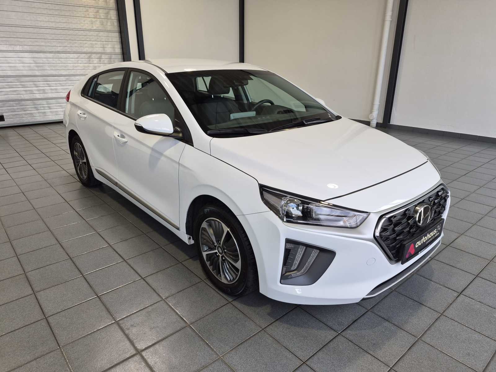 Hyundai IONIQ Limousine HYUNDAI IONIQ 1.6l GDi PLUG-IN HYBRID Schräghecklimousine #1