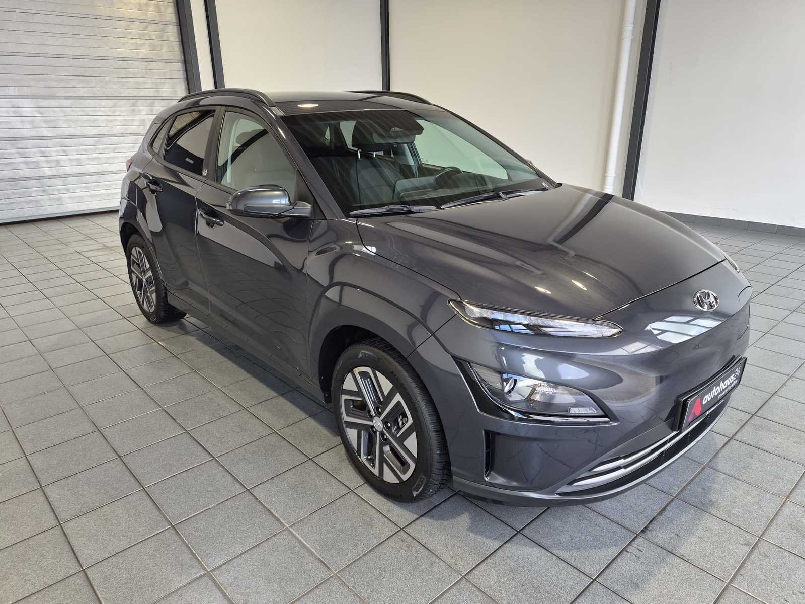 Hyundai Kona SUV / Crossover / Geländewagen HYUNDAI Kona ELEKTRO 100kW Sports Utility Vehicle #1