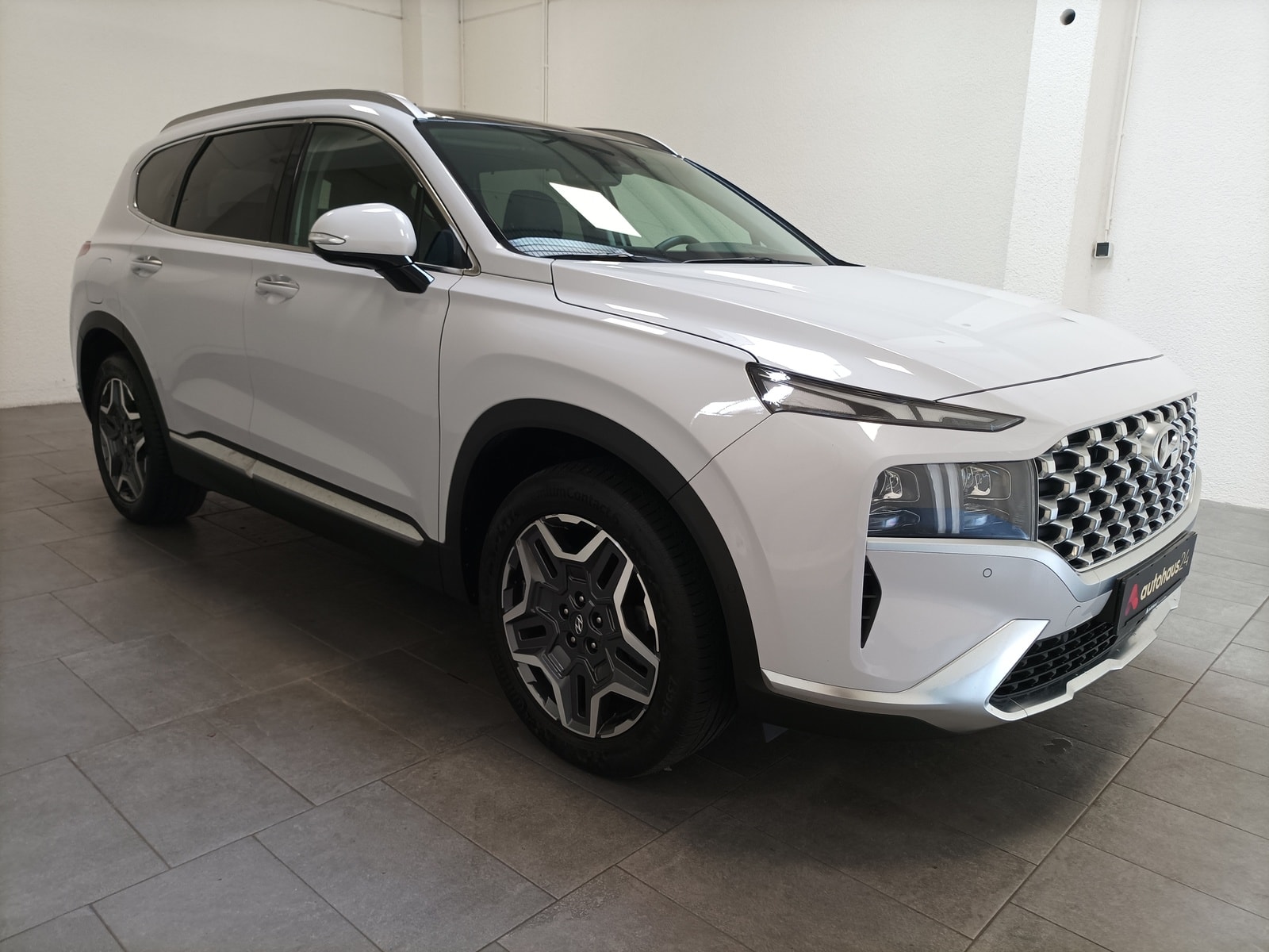 Hyundai Santa Fe SUV / Crossover / Geländewagen HYUNDAI Santa Fe 1.6 T-GDI Plug-in Hybrid 4WD Auto Sports Utility Vehicle #1