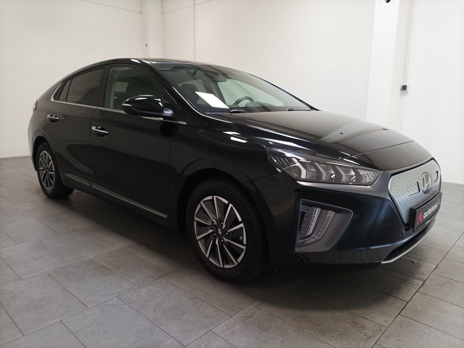 Hyundai IONIQ Limousine HYUNDAI IONIQ ELEKTRO Premium Schräghecklimousine #1