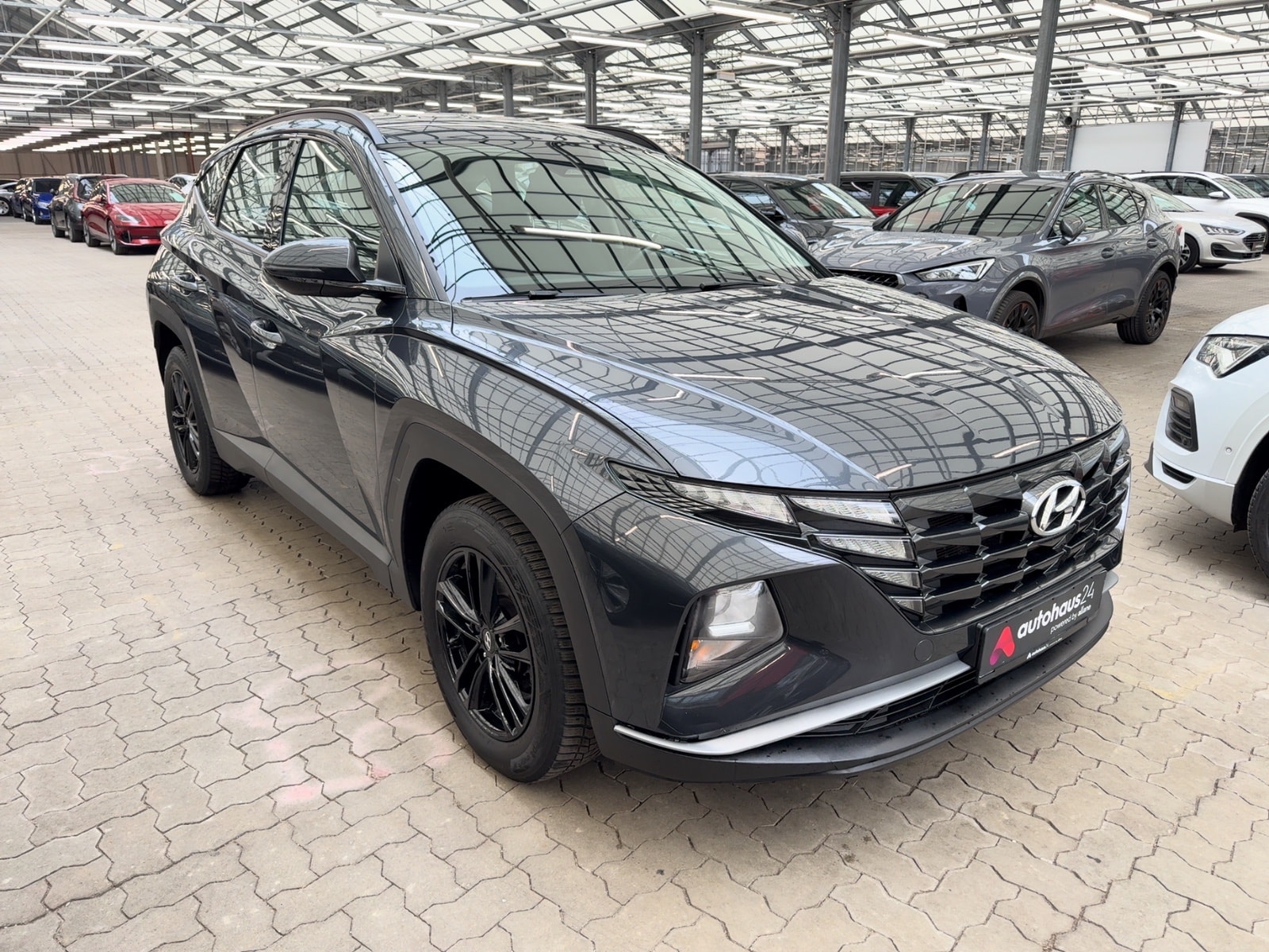 Hyundai Tucson SUV / Crossover / Geländewagen HYUNDAI Tucson 1.6 T-GDI Pure Sports Utility Vehicle #1