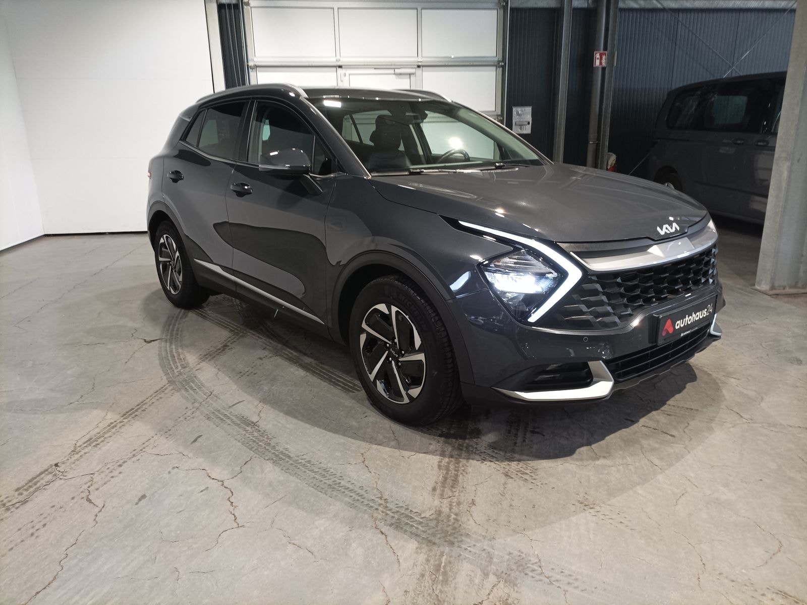 Kia Sportage SUV / Crossover / Geländewagen KIA Sportage 1.6 T-GDI DCT 4WD Vision Sports Utility Vehicle #1