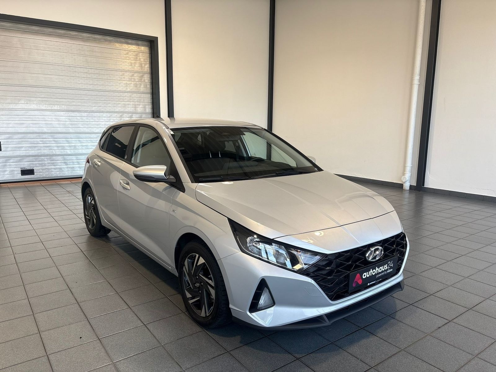 Hyundai i20 Limousine HYUNDAI i20 1.0 T-GDI 74kW Hybrid DCT Edition 30 Schräghecklimousine #1