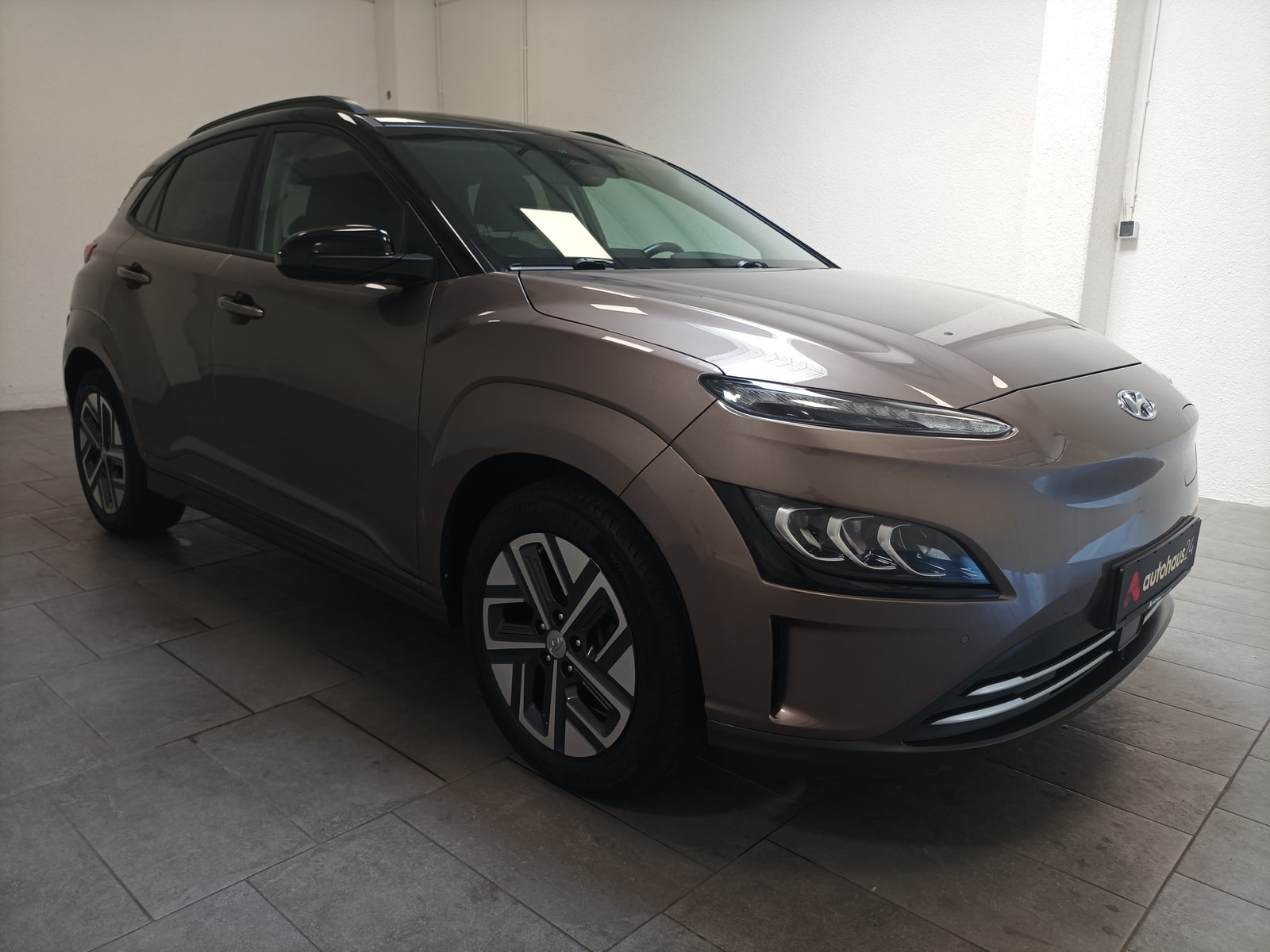 Hyundai Kona SUV / Crossover / Geländewagen HYUNDAI Kona ELEKTRO 100kW Sports Utility Vehicle #1