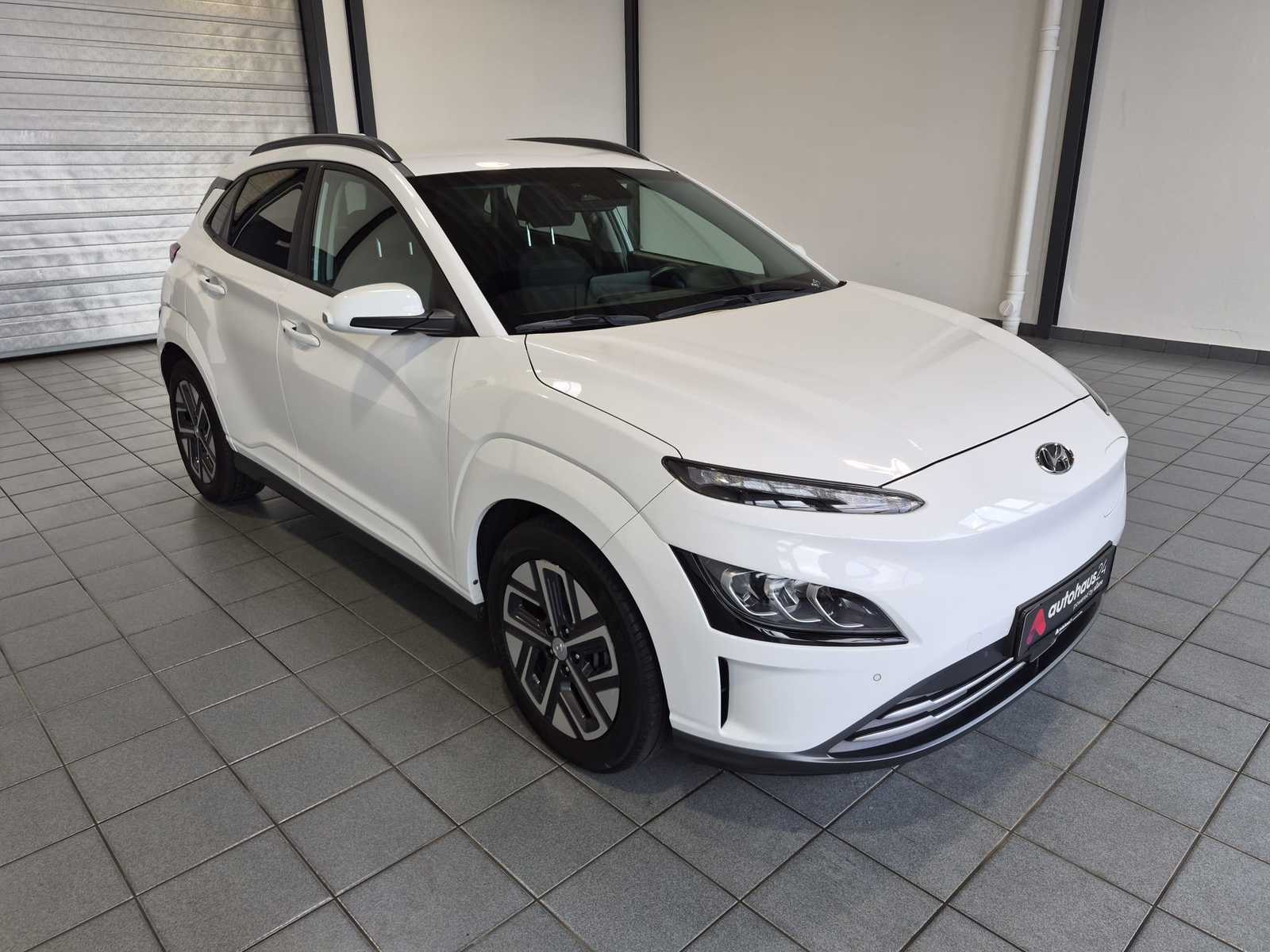 Hyundai Kona SUV / Crossover / Geländewagen HYUNDAI Kona ELEKTRO 150kW Sports Utility Vehicle #1