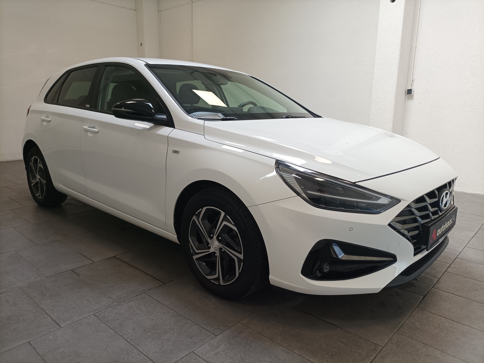 Hyundai i30 Limousine HYUNDAI i30 1.0 T-GDI Hybrid Intro DCT Kombi #1