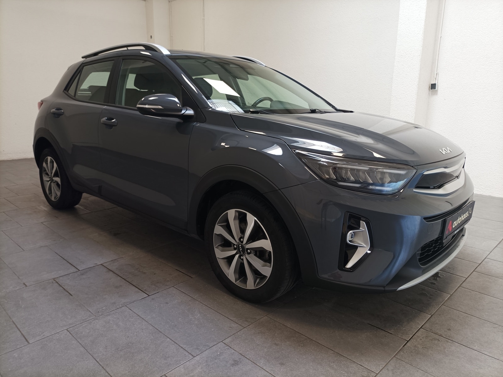 Kia Stonic SUV / Crossover / Geländewagen KIA Stonic 1.0 T-GDI 100 Vision Sports Utility Vehicle #1