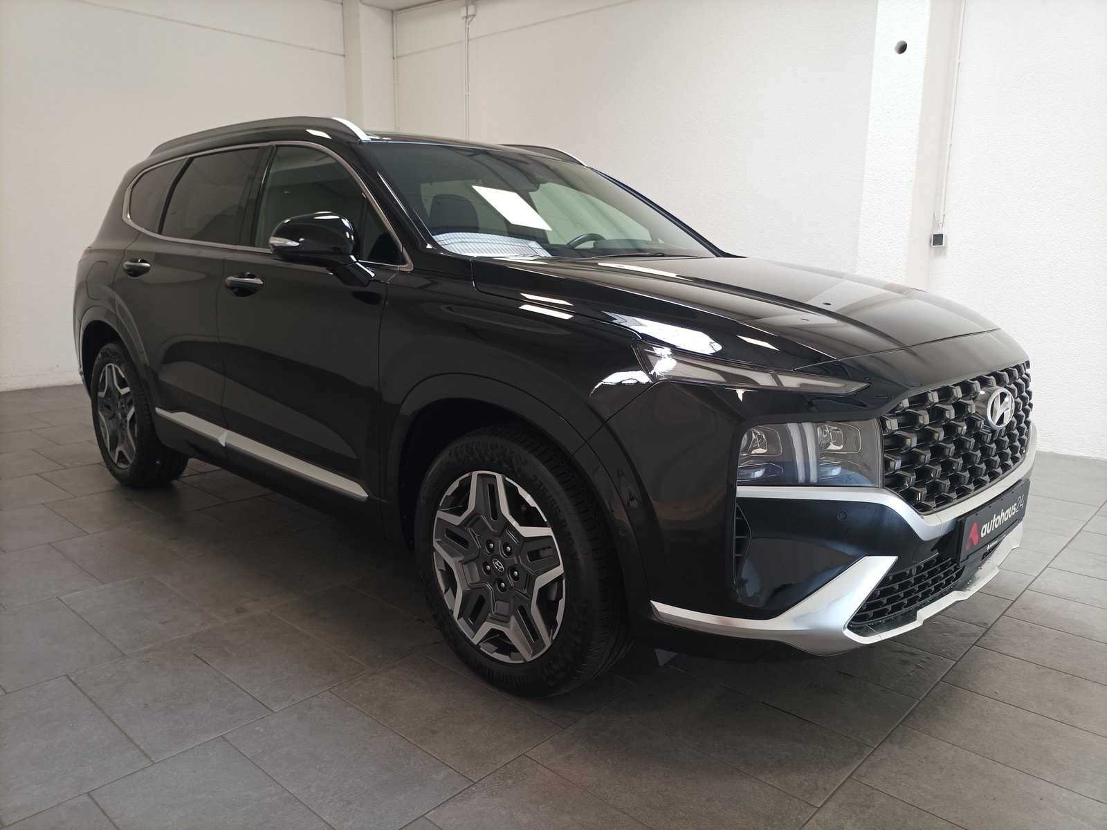 Hyundai Santa Fe SUV / Crossover / Geländewagen HYUNDAI Santa Fe 1.6 T-GDI Plug-in Hybrid 4WD Auto Sports Utility Vehicle #1