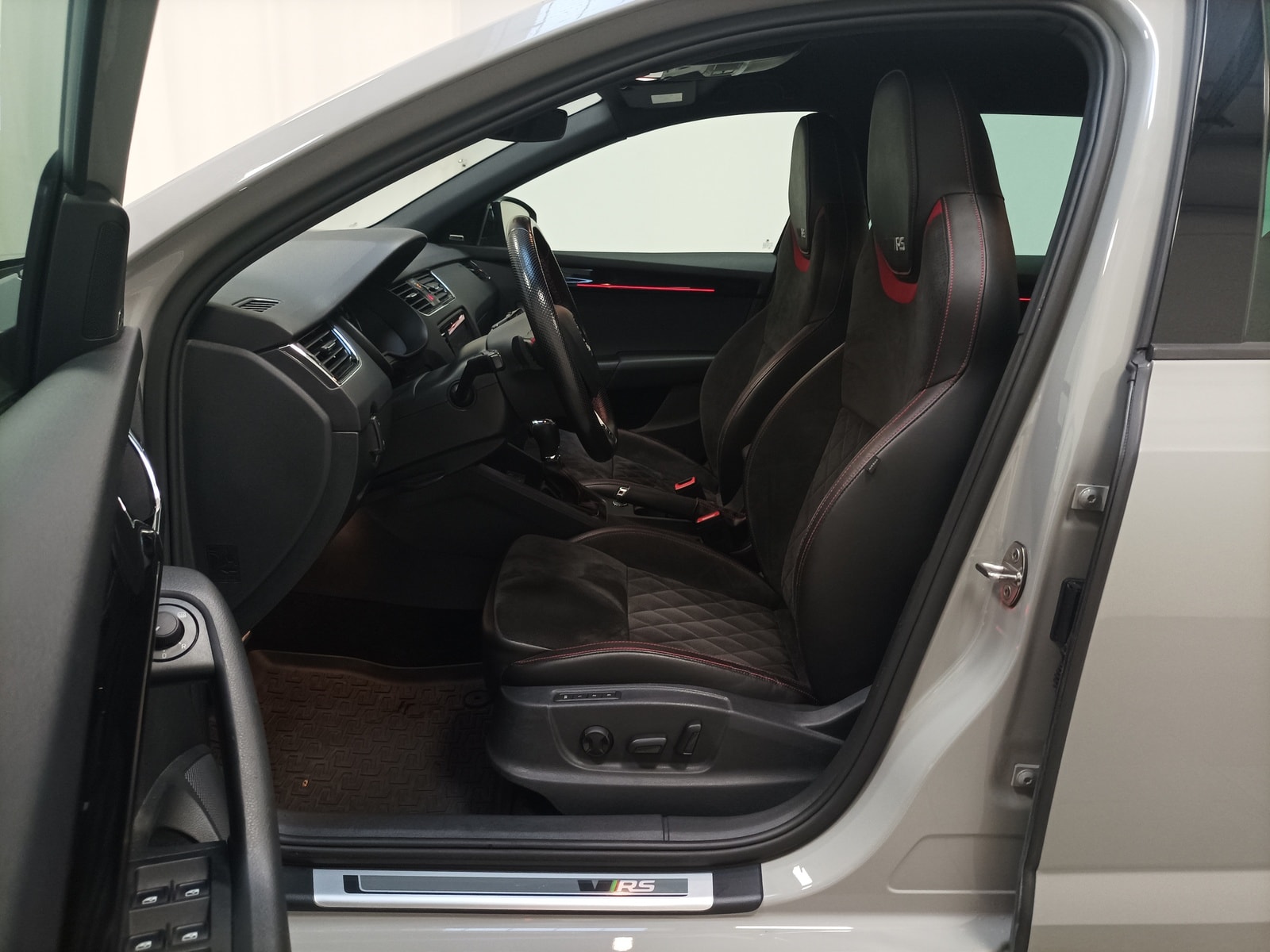 Skoda Octavia Kombi Octavia 2.0 TSI RS 245 #8