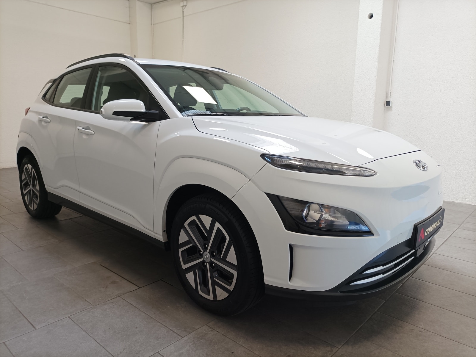 Hyundai Kona SUV / Crossover / Geländewagen HYUNDAI Kona ELEKTRO 100kW Sports Utility Vehicle #1
