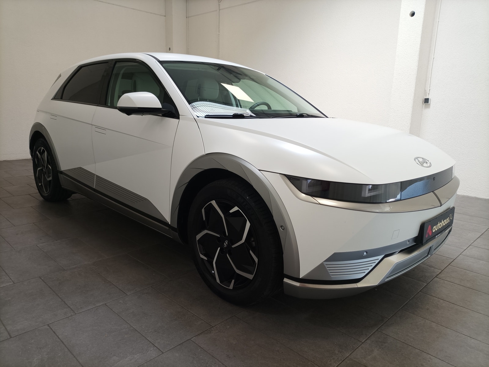 Hyundai IONIQ 5 Limousine HYUNDAI IONIQ 5 77,4 kWh Allradantrieb Sports Utility Vehicle #1