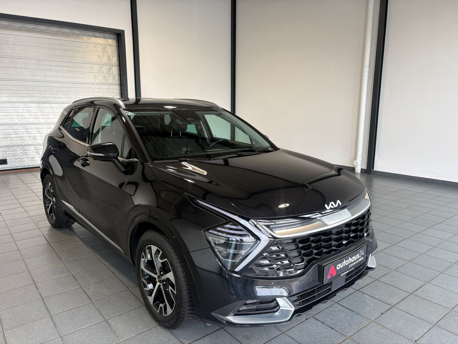 Kia Sportage SUV / Crossover / Geländewagen KIA Sportage 1.6 T-GDI DCT 4WD Spirit Sports Utility Vehicle #1