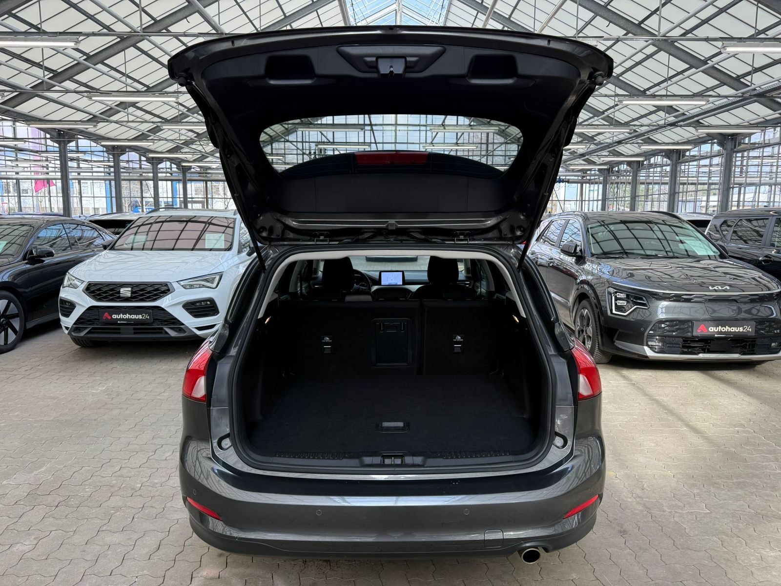 Ford Focus Kombi Focus 1.0 EcoBoost Mild-Hybrid Cool&Connect S/S (E #6