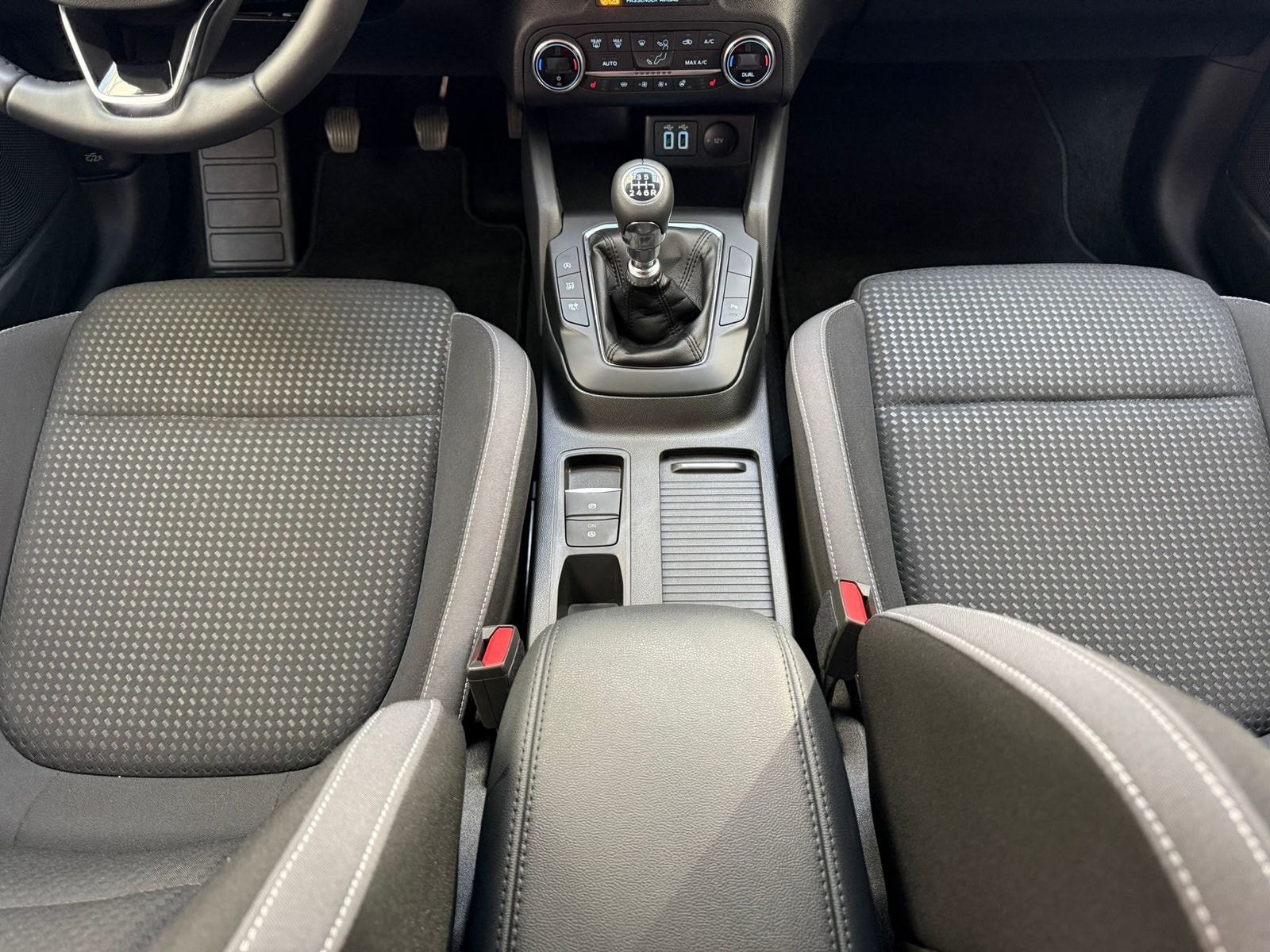 Ford Focus Kombi Focus 1.0 EcoBoost Mild-Hybrid Cool&Connect S/S (E #14
