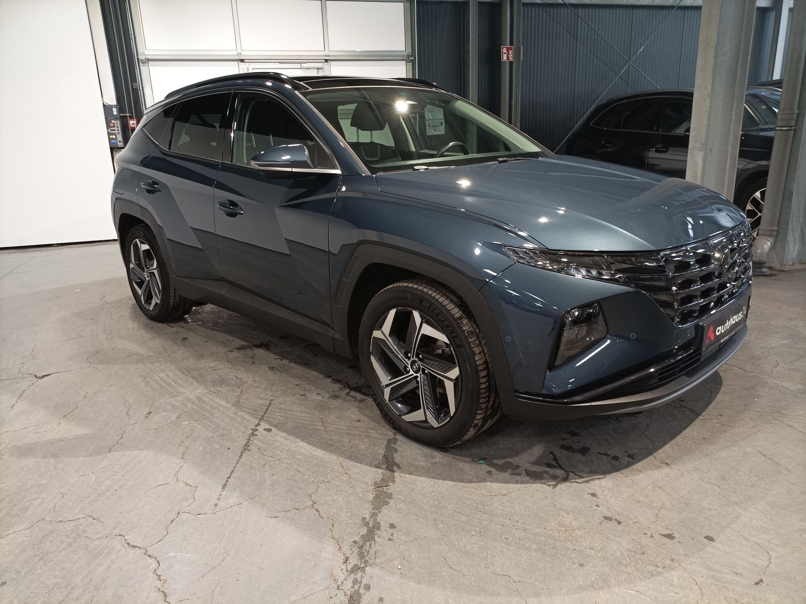 Hyundai Tucson SUV / Crossover / Geländewagen HYUNDAI Tucson 1.6 T-GDI Plug-in Hybrid 4WD Auto Sports Utility Vehicle #1