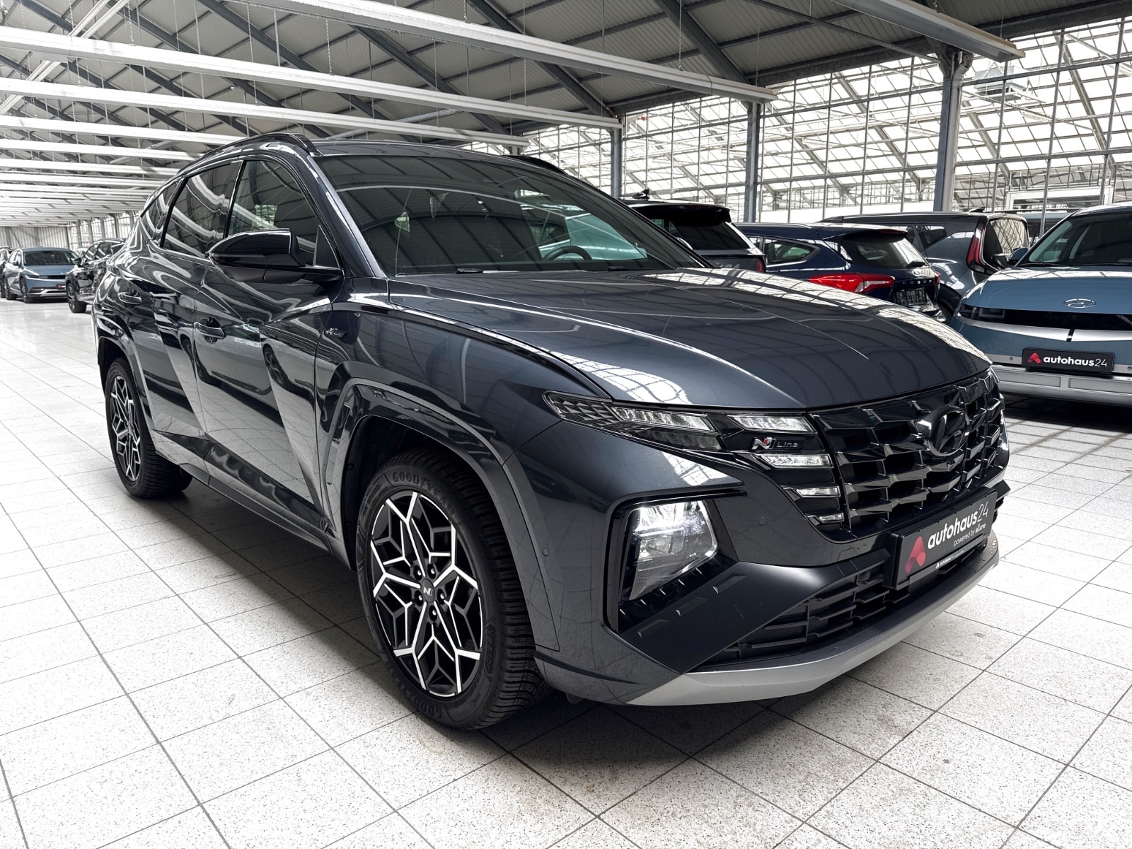 Hyundai Tucson SUV / Crossover / Geländewagen HYUNDAI Tucson 1.6 T-GDI Plug-in Hybrid 4WD Auto Sports Utility Vehicle #1