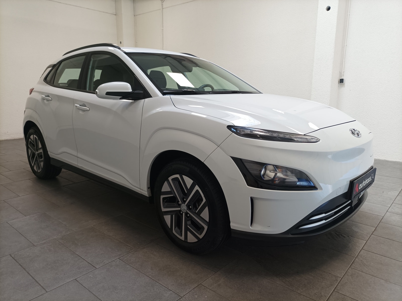 Hyundai Kona SUV / Crossover / Geländewagen HYUNDAI Kona ELEKTRO 100kW Sports Utility Vehicle #1