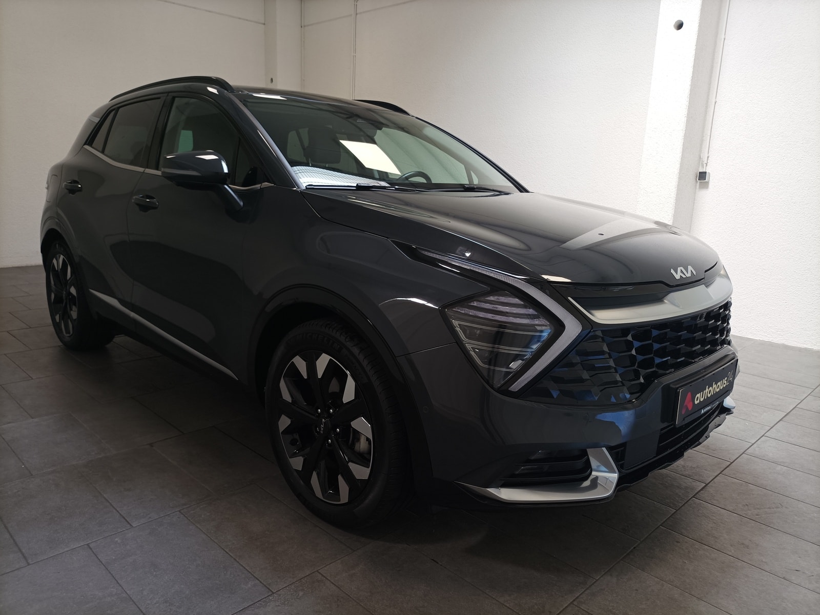 Kia Sportage SUV / Crossover / Geländewagen KIA Sportage 1.6 T-GDI Plug-in Hybrid Auto 4WD Sports Utility Vehicle #1