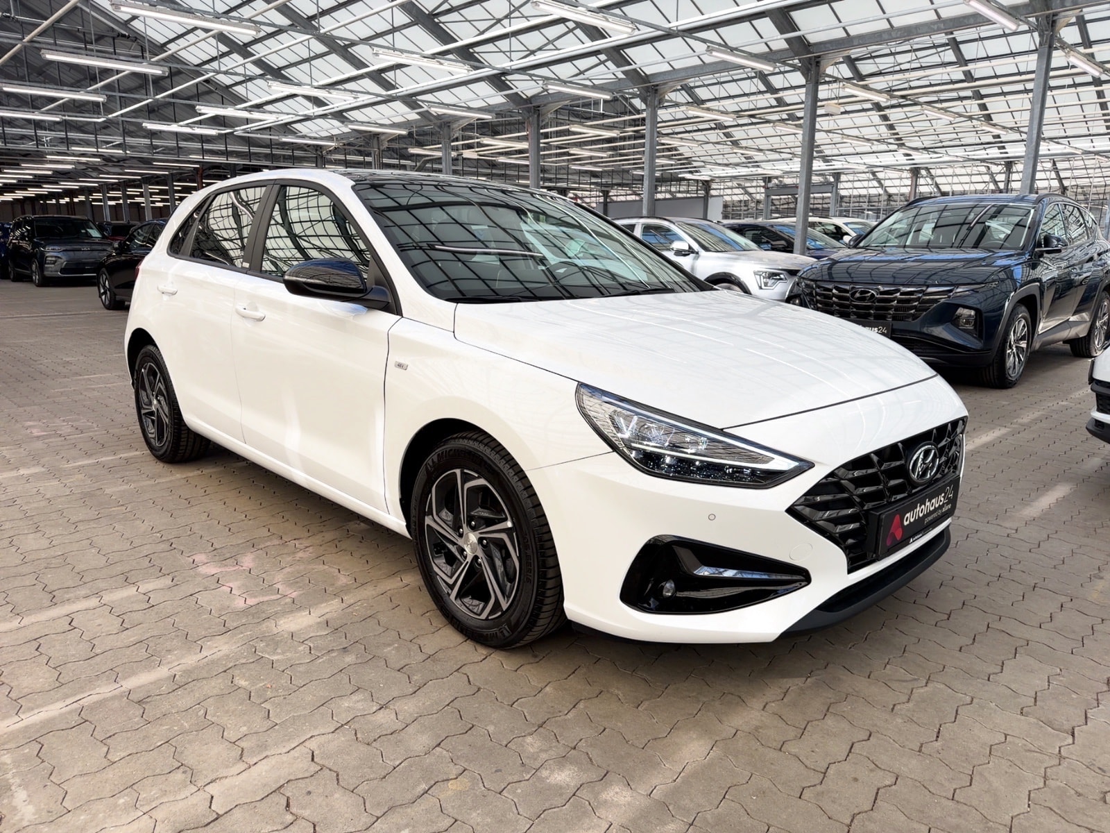 Hyundai i30 Limousine HYUNDAI i30 1.5 T-GDI Hybrid Intro Kombi #1