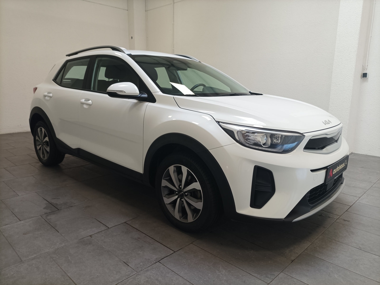 Kia Stonic SUV / Crossover / Geländewagen KIA Stonic 1.0 T-GDI 100 Vision Sports Utility Vehicle #1
