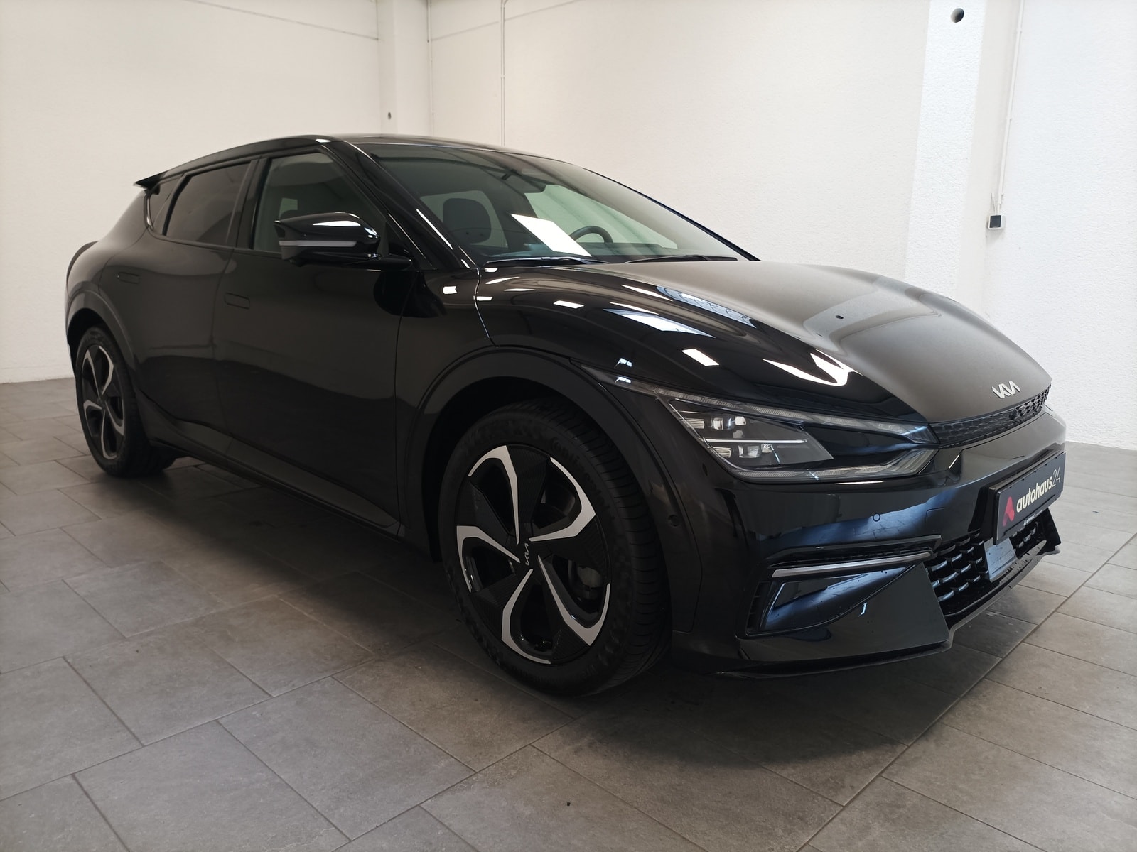 Kia EV6 SUV / Crossover / Geländewagen KIA EV6 77,4 kWh 168 kW Heckantrieb Sports Utility Vehicle #1