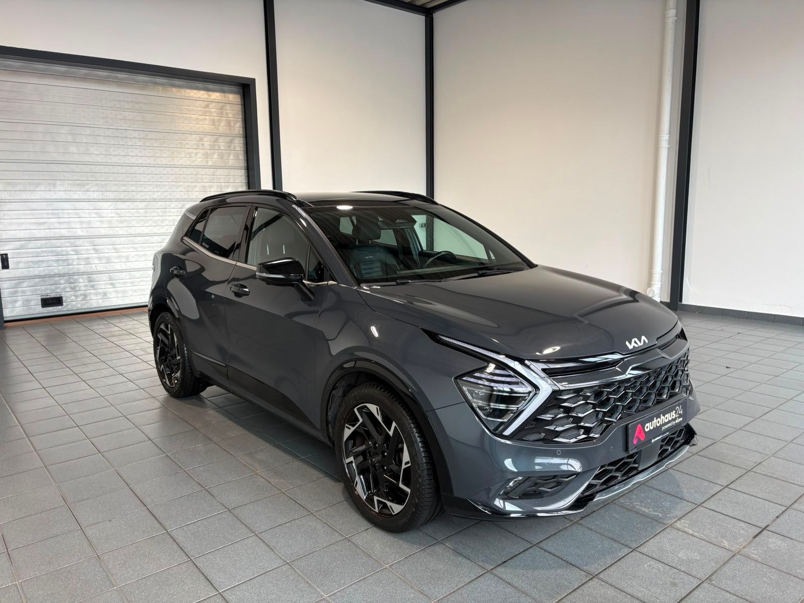 Kia Sportage SUV / Crossover / Geländewagen KIA Sportage 1.6 T-GDI DCT 4WD GT line Sports Utility Vehicle #1