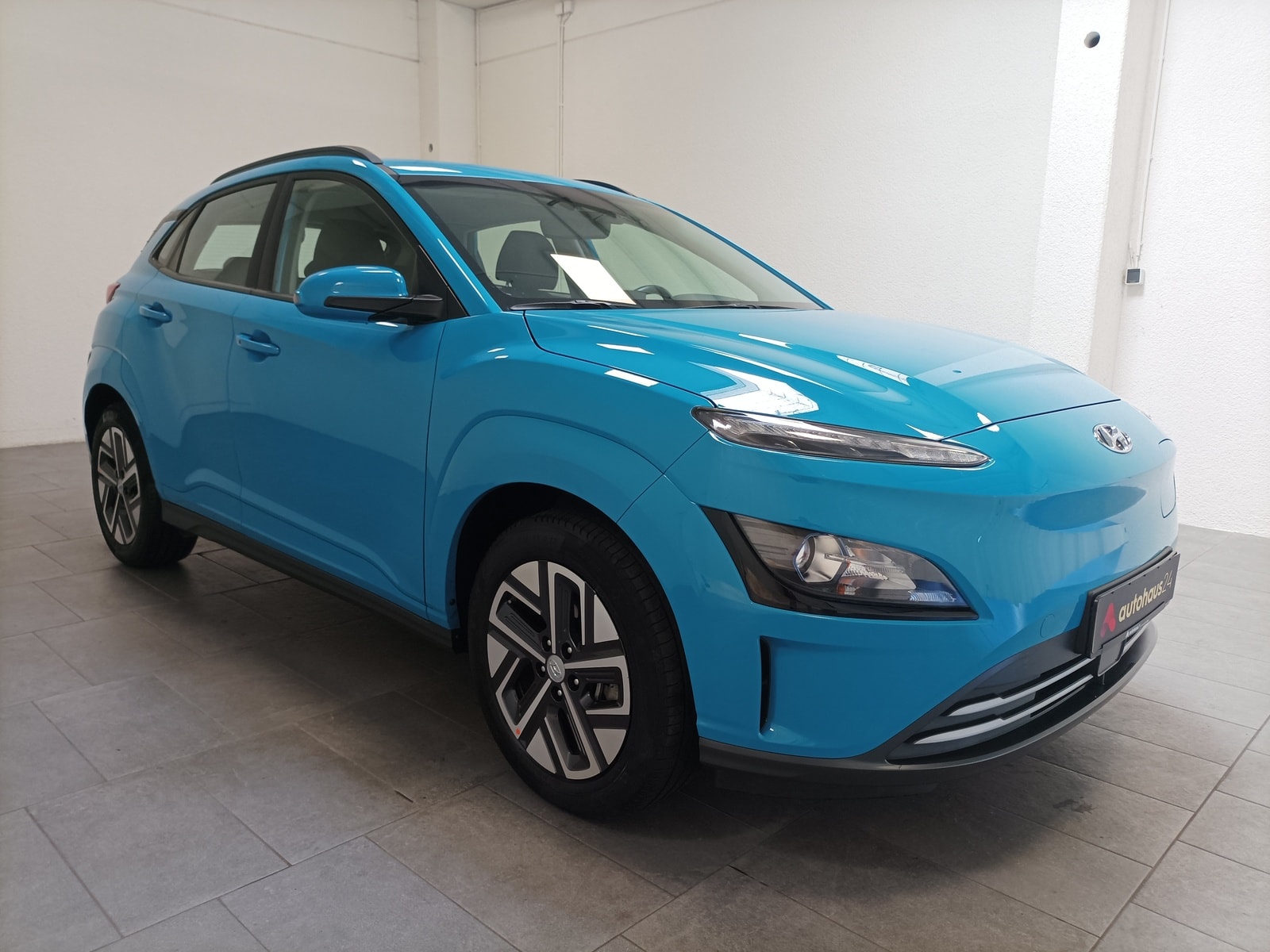 Hyundai Kona SUV / Crossover / Geländewagen HYUNDAI Kona ELEKTRO 100kW Sports Utility Vehicle #1