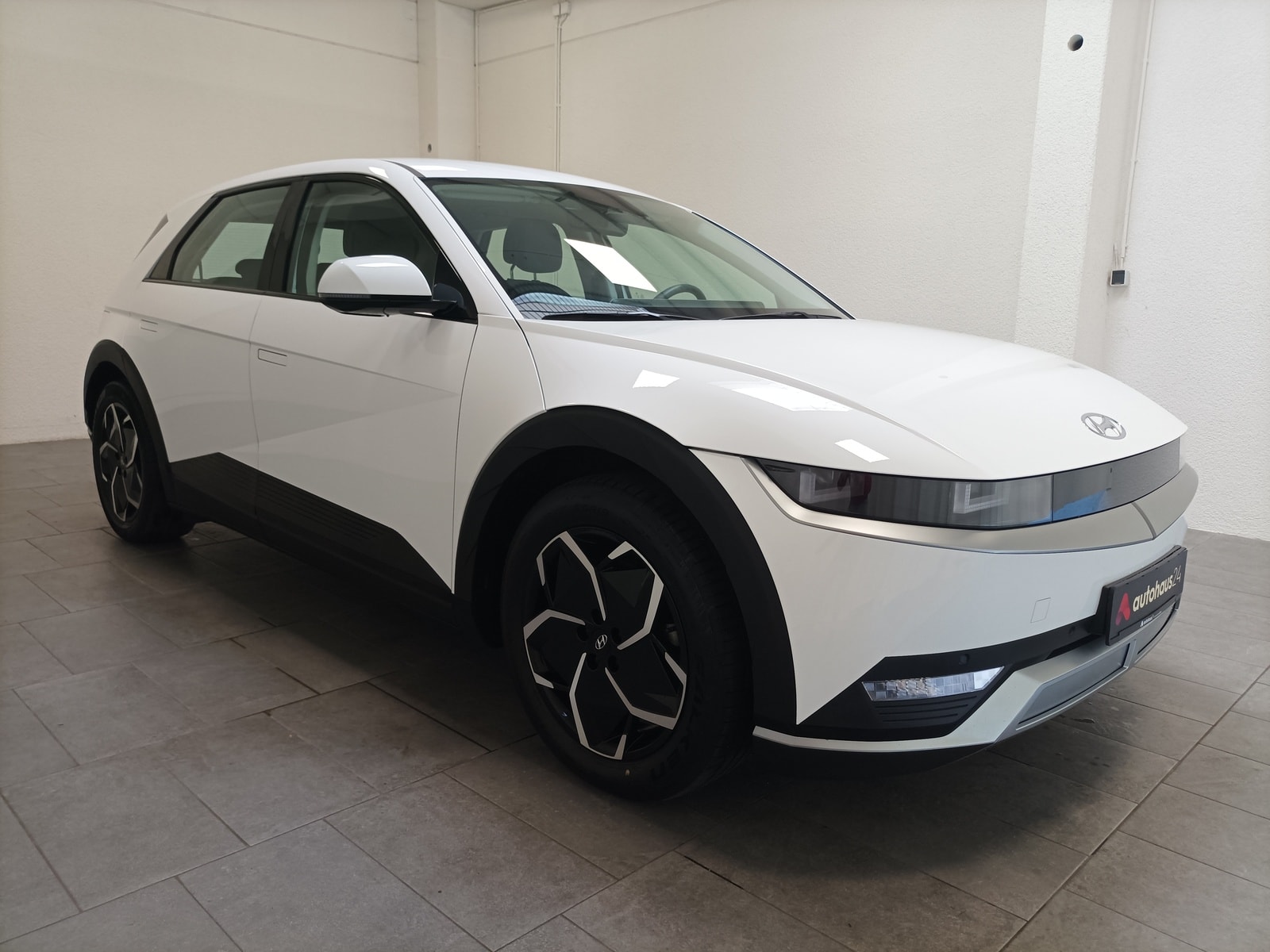 Hyundai IONIQ 5 Limousine HYUNDAI IONIQ 5 58 kWh 173 kW Allradantrieb Sports Utility Vehicle #1