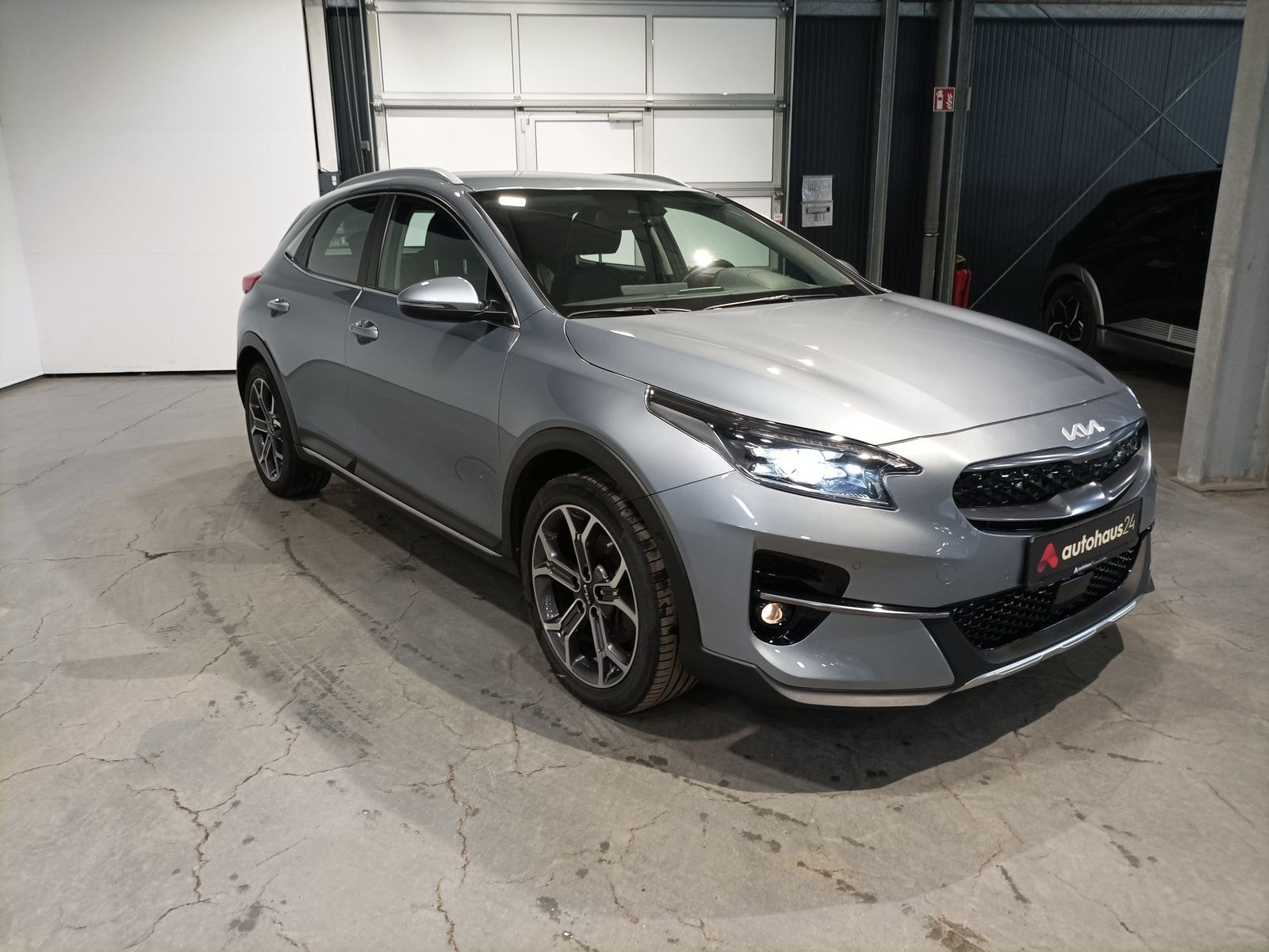 Kia XCeed SUV / Crossover / Geländewagen KIA XCeed 1.6 GDI Plug-In Hybrid DCT6 Spirit Sports Utility Vehicle #1