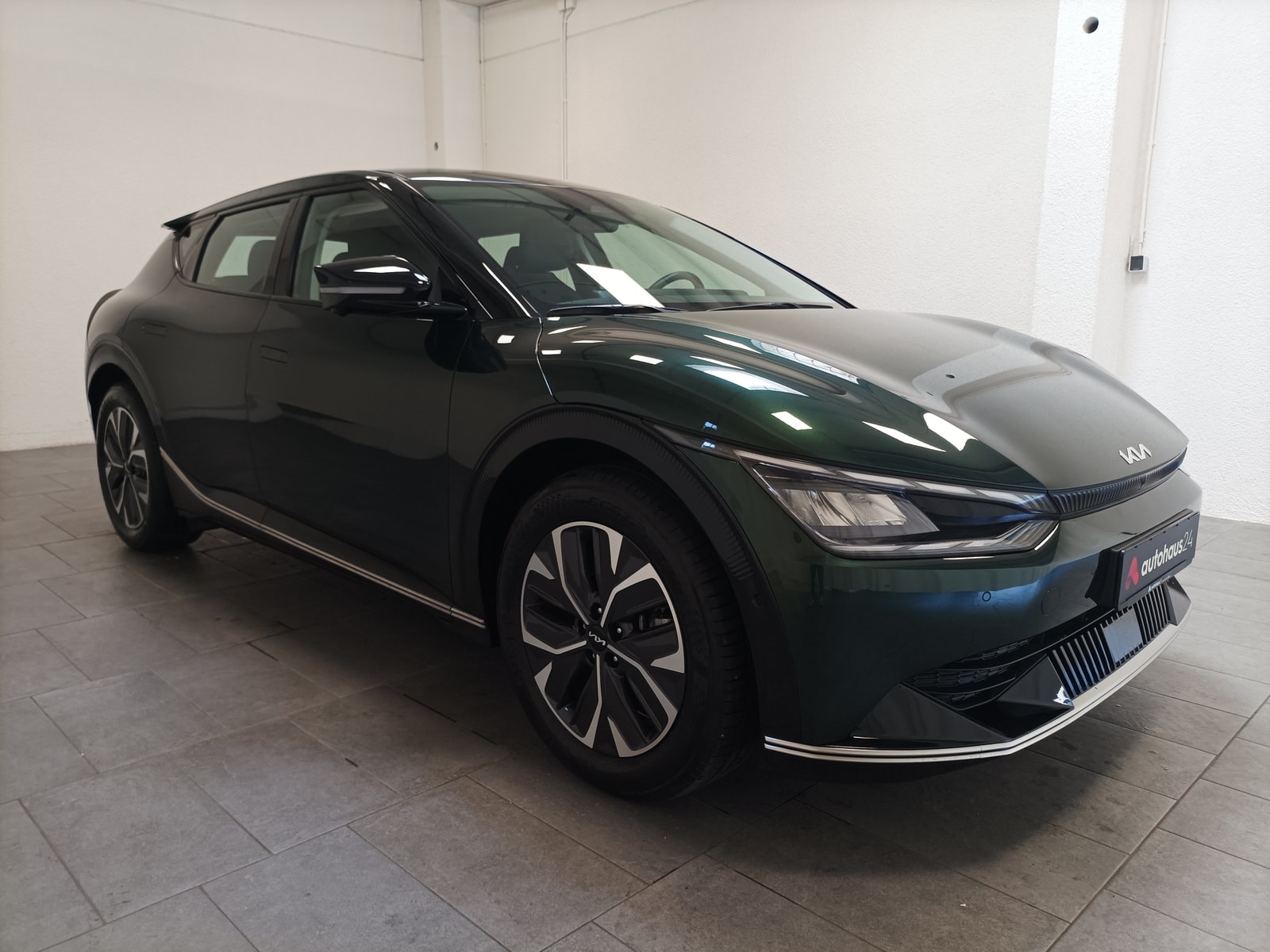 Kia EV6 SUV / Crossover / Geländewagen KIA EV6 77,4 kWh 168 kW Heckantrieb Sports Utility Vehicle #1