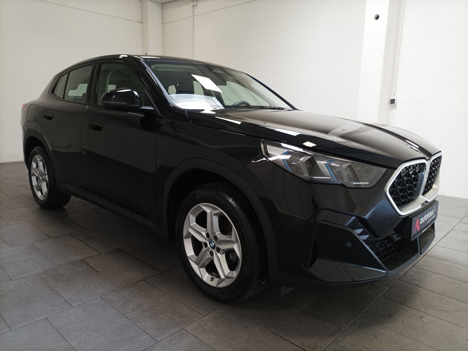 BMW X2 SUV / Crossover / Geländewagen BMW X2 sDrive18d Sports Utility Vehicle #1