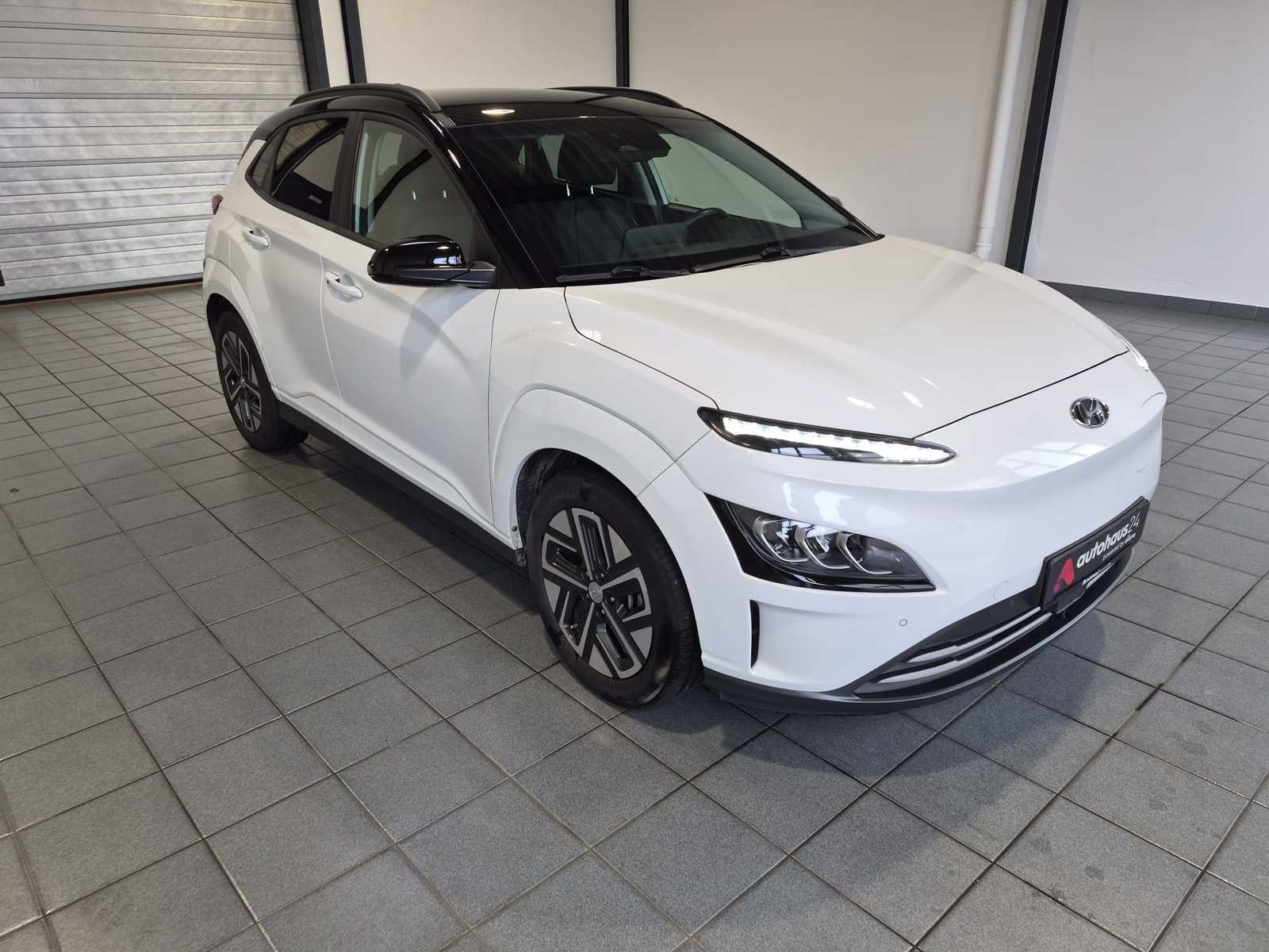 Hyundai Kona SUV / Crossover / Geländewagen HYUNDAI Kona ELEKTRO 150kW Sports Utility Vehicle #1
