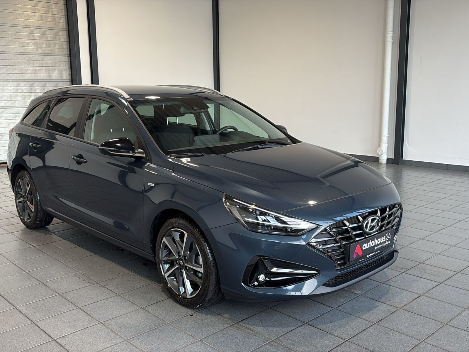 Hyundai i30 Kombi HYUNDAI i30 1.5 T-GDI Hybrid EDITION 30+ Schräghecklimousine #1