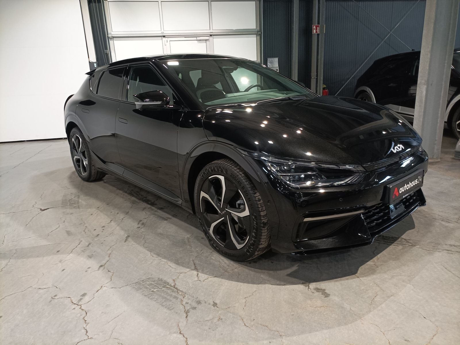 Kia EV6 SUV / Crossover / Geländewagen KIA EV6 77,4 kWh 168 kW Heckantrieb Sports Utility Vehicle #1