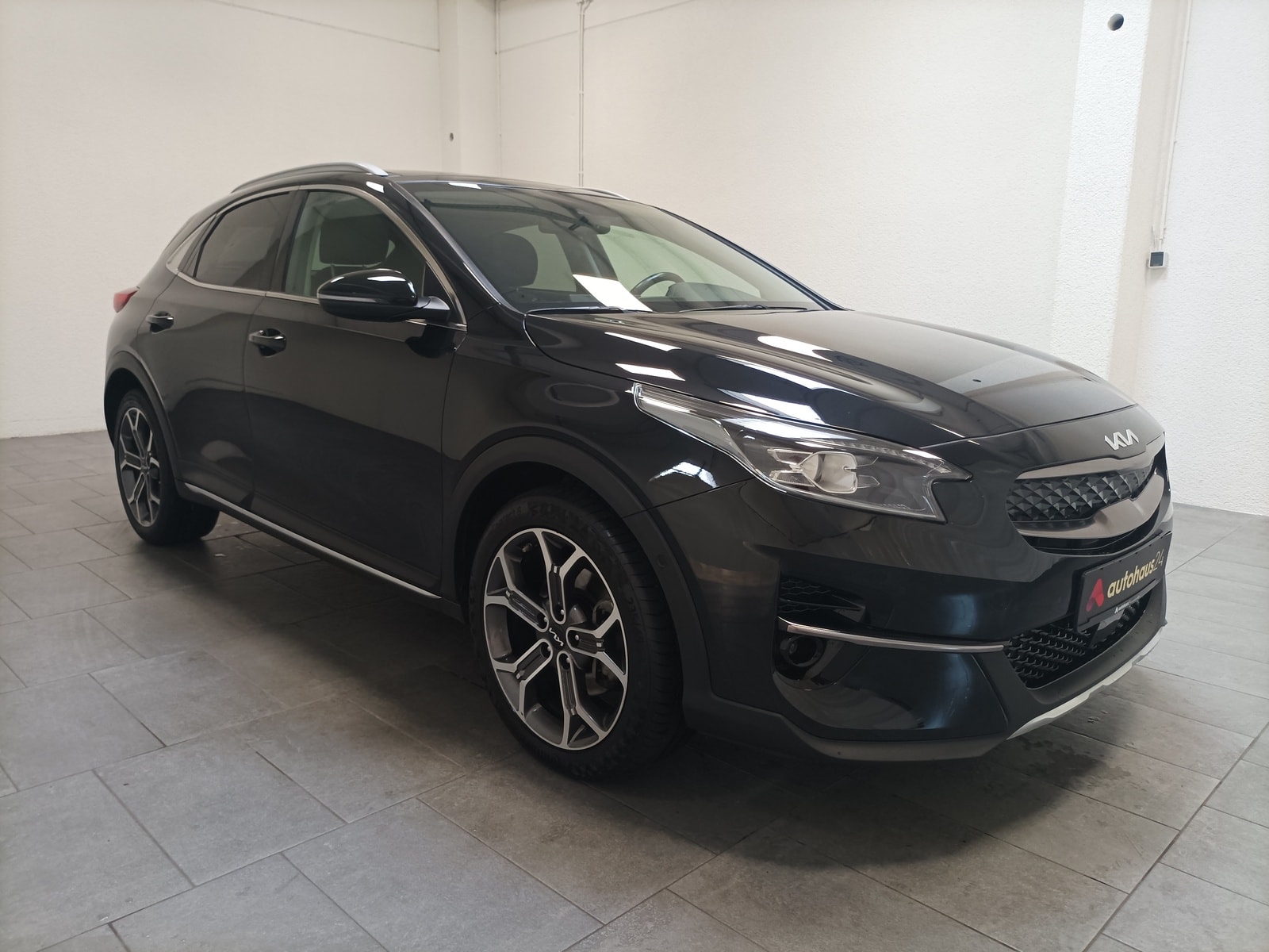 Kia XCeed SUV / Crossover / Geländewagen KIA XCeed 1.6 GDI Plug-In Hybrid DCT6 Platinum Ed. Sports Utility Vehicle #1