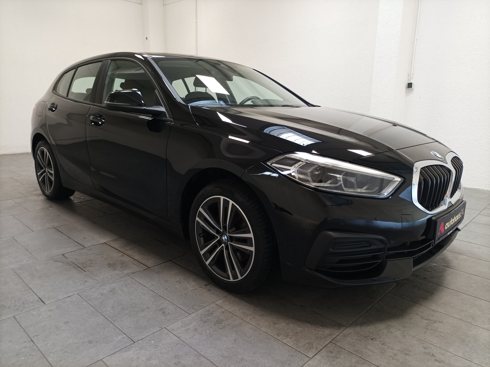 BMW 1er-Reihe Limousine BMW 1er-Reihe 118i Schräghecklimousine #1