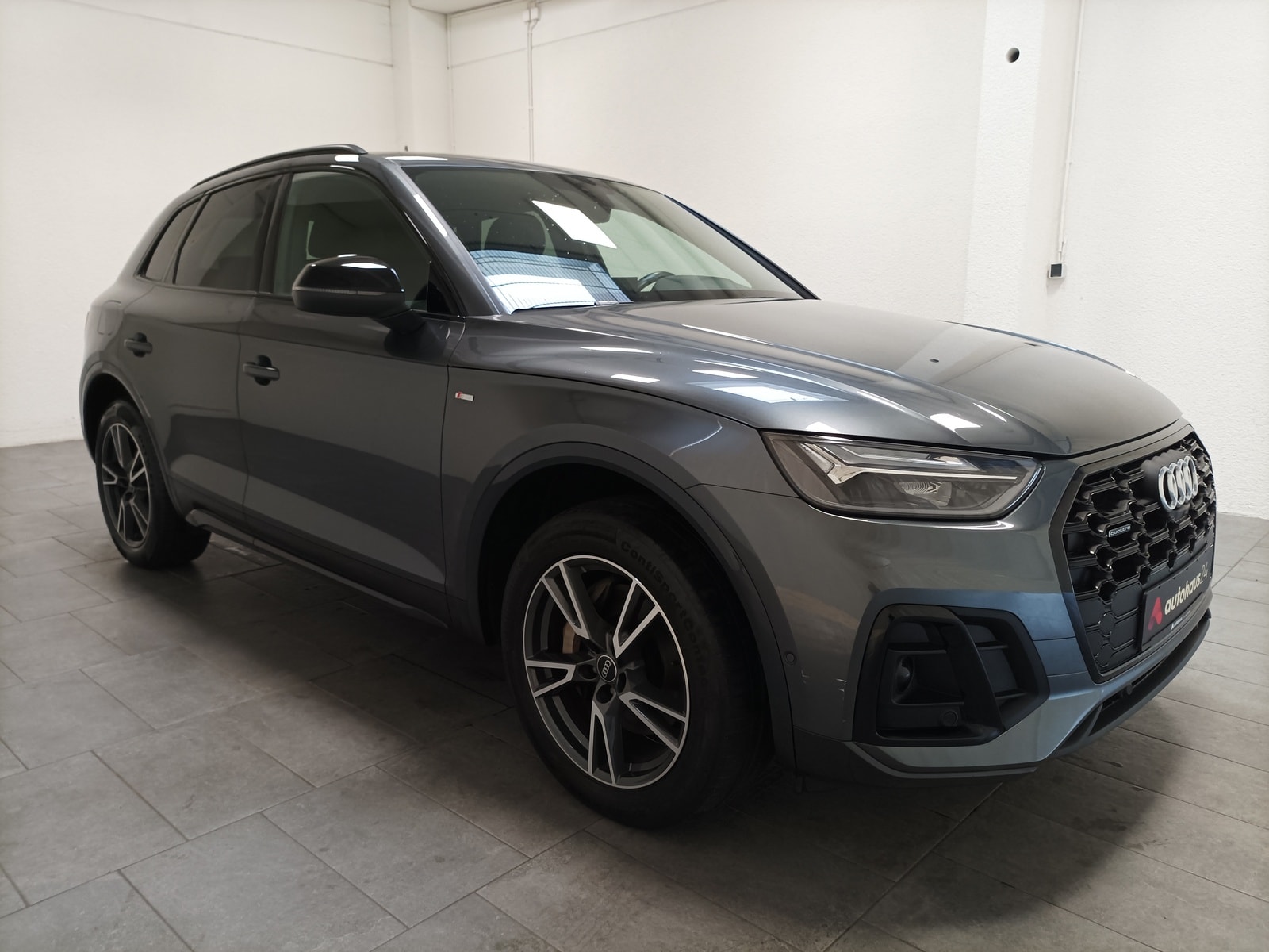 Audi Q5 SUV / Crossover / Geländewagen AUDI Q5 50 TFSI e S tronic quattro Sports Utility Vehicle #1