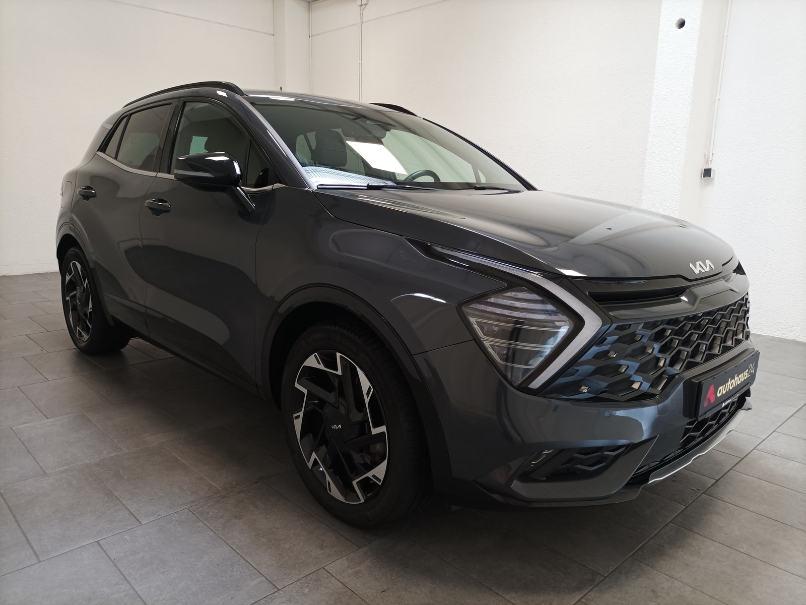 Kia Sportage SUV / Crossover / Geländewagen KIA Sportage 1.6 T-GDI Plug-in Hybrid Auto 4WD Sports Utility Vehicle #1