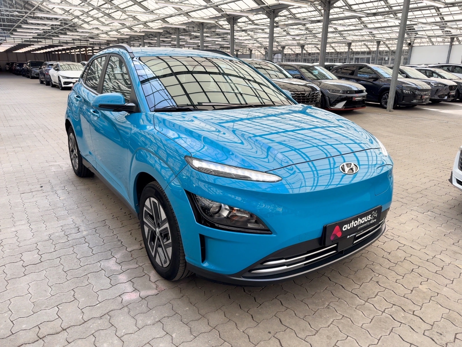 Hyundai Kona SUV / Crossover / Geländewagen HYUNDAI Kona ELEKTRO 100kW Sports Utility Vehicle #1