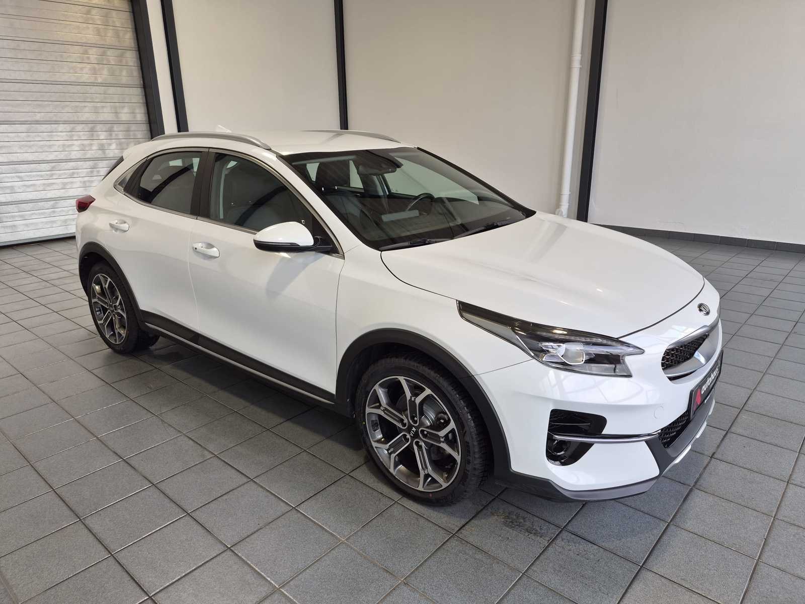 Kia XCeed SUV / Crossover / Geländewagen KIA XCeed 1.5 T-GDI Spirit Sports Utility Vehicle #1