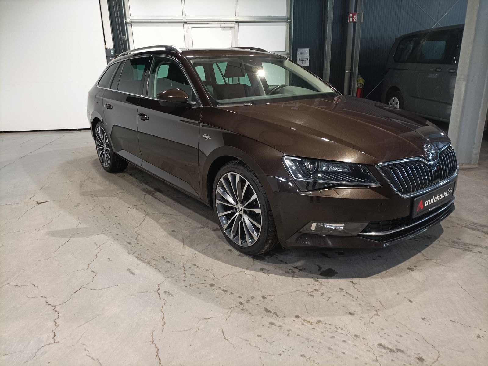 ŠKODA Superb Kombi SKODA Superb 2.0 TSI Green tec DSG 4x4 Ambition Combi Kombi #1