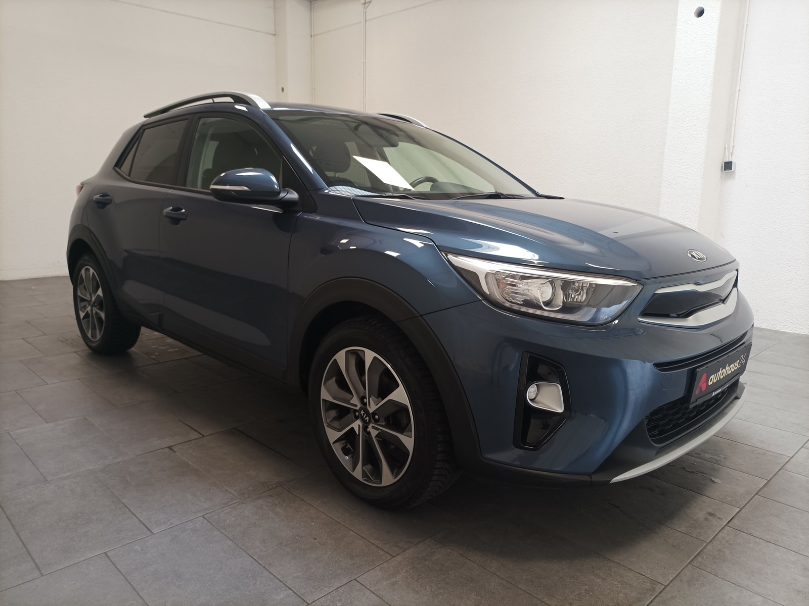 Kia Stonic SUV / Crossover / Geländewagen KIA Stonic 1.0 T-GDI 100 48V GT-line DCT7 Sports Utility Vehicle #1