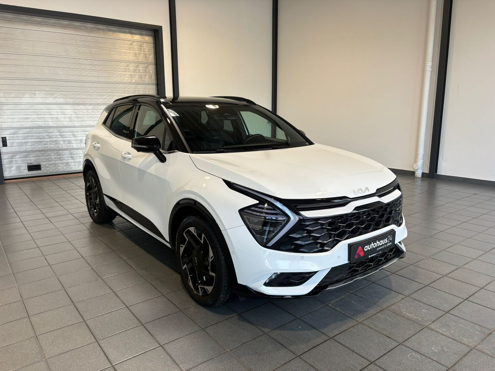 Kia Sportage SUV / Crossover / Geländewagen KIA Sportage 1.6 T-GDI Plug-in Hybrid Auto 4WD Sports Utility Vehicle #1