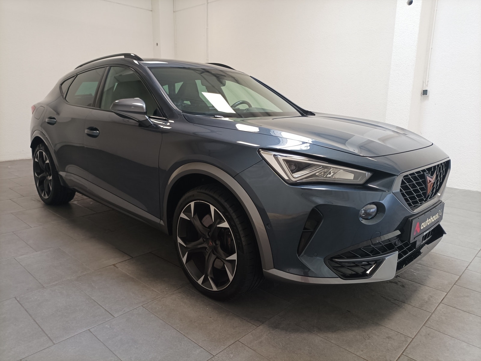 CUPRA Formentor SUV / Crossover / Geländewagen CUPRA Formentor 1.4 e-HYBRID 180kW Priority VZ DSG Sports Utility Vehicle #1